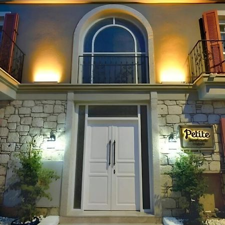 Petite Boutique Hotel Ildiri Luaran gambar